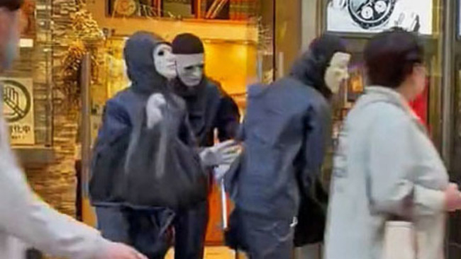 Tokyo police investigating 4 teens over Rolex store robbery