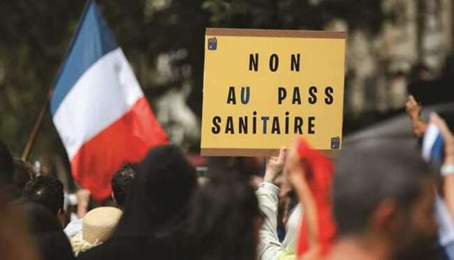 Thousands acprotest in France against Covid health pass
