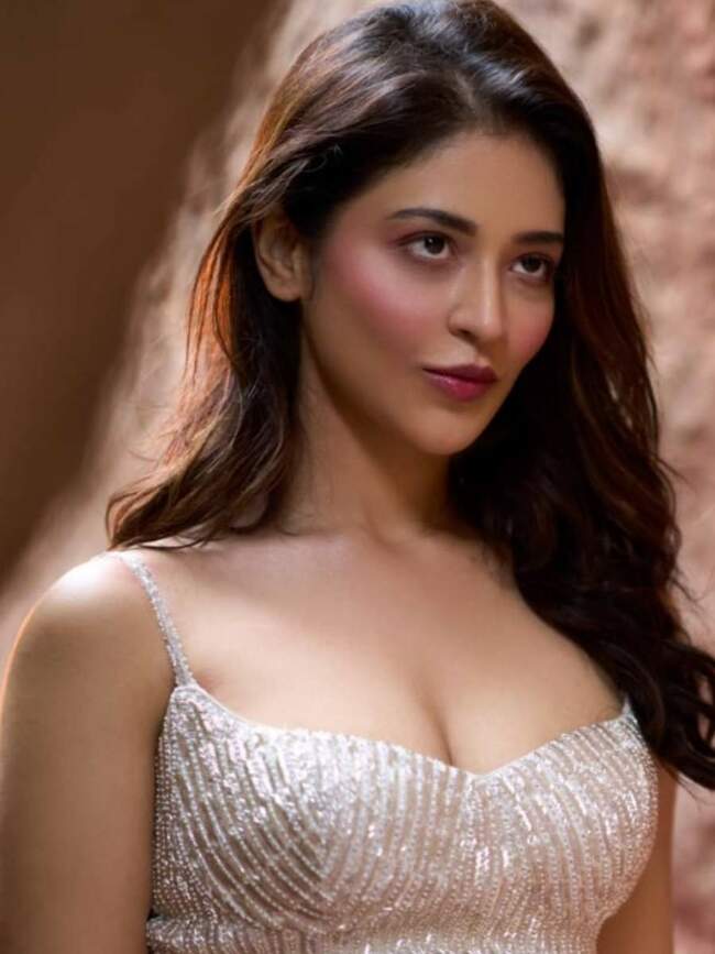 #Priyanka Jawalkar stuns with her new photoshoot