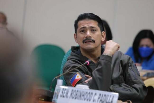 Robin Padilla lashes out inattentive customs execs at agri smuggling hearing