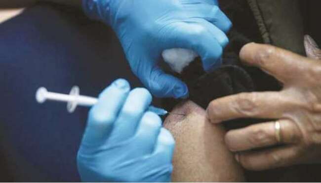 US federal healthcare staff must be vaccinated