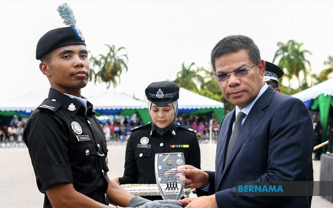 MORE IMMIGRATION OFFICERS AT KEY ENTRY POINTS TO AVOID CONGESTION