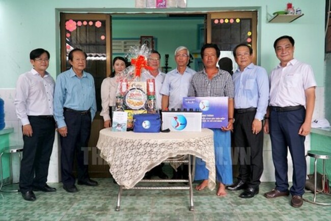 Can Gio fishermen updated with knowledge against illegal fishing