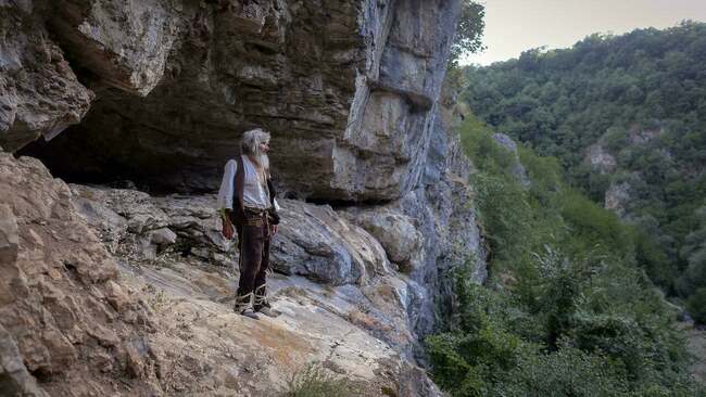 70-year-old Serbian cave hermit finds out about COVID and gets the vaccine, urges others to follow: "It [the virus] does not pick. It will come here, to my cave, too." : news