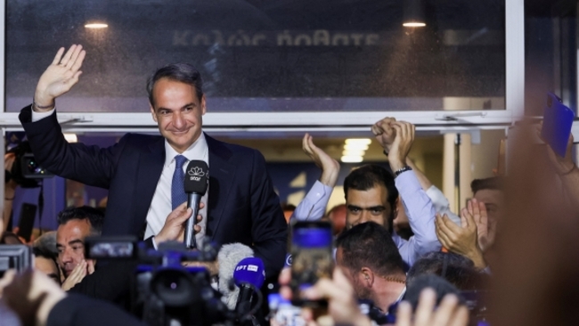 Greek conservatives lead general elections: first official results