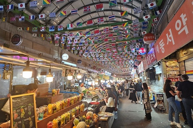 Munch on delicious street food at Korea's Gwangjang Market