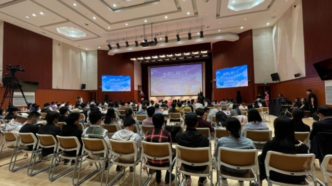 University graduates urged to consider community service