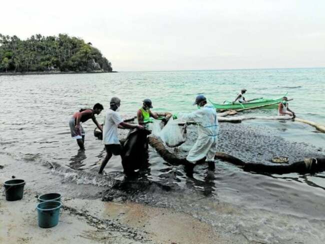 DA-BFAR: Fishing ban must continue in oil spill-hit Oriental Mindoro areas