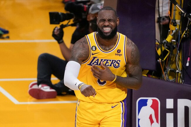 NBA: Lakers to speak with LeBron James about retirement comment