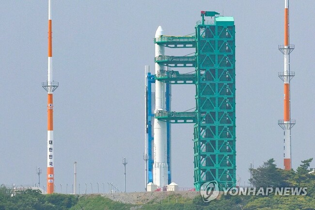 (LEAD) S. Korea to launch space rocket Nuri following delay