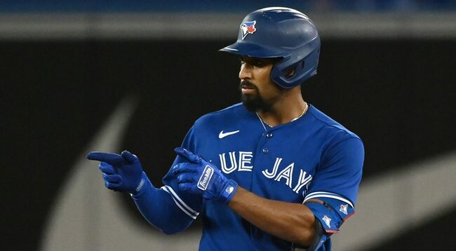 Blue Jays small underdogs in series opener hosting White Sox