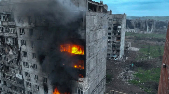 Ukraine says Russia eases Bakhmut attacks, Kyiv talks up counteroffensive