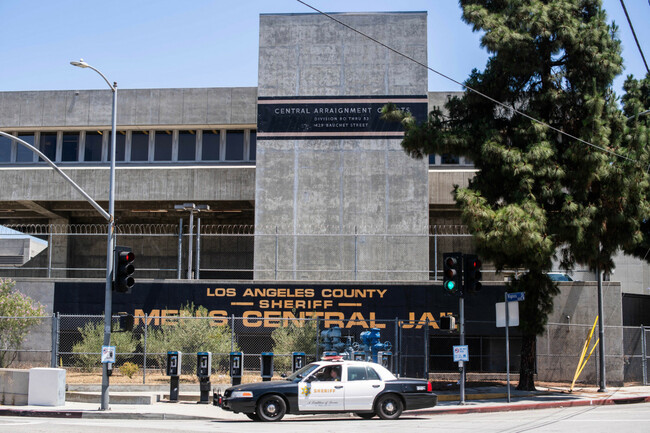 Supervisors push teamwork to put an end to cash bail in LA County