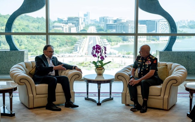 ANWAR REITERATES COMMITMENT TO ARMED FORCES PERSONNEL'S WELFARE