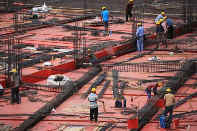 Eastern Province Eases Upper Age Limit for Construction Workers Amid Labor Shortage