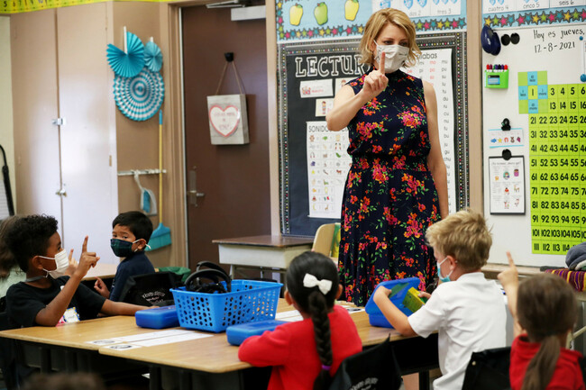 Censorship discussion overshadows new Pasadena Unified coronavirus protocols