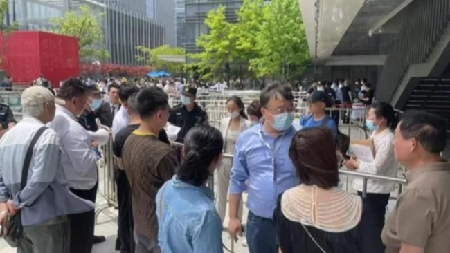 Shanghai developer suspends lottery bid for 'life-changing apartments' pre-sale