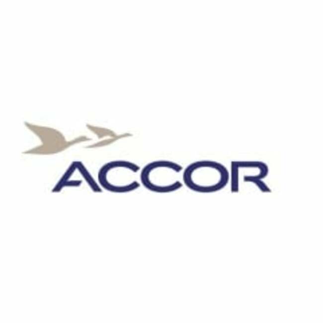 Accor (EPA:AC) Stock Price Crosses Above Two Hundred Day Moving Average of $28.72
