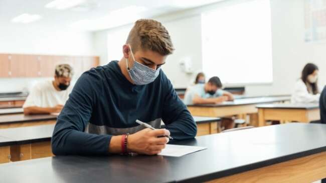 Elk Islands Public Schools' board of trustees votes for mask mandate as COVID-19 cases rise