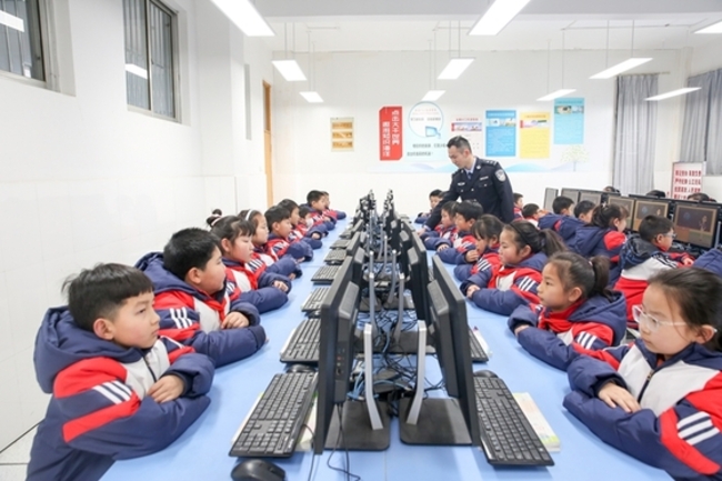 Chinese Minors Suspected of Aiding Telecom, Online Fraudsters Surge Twentyfold