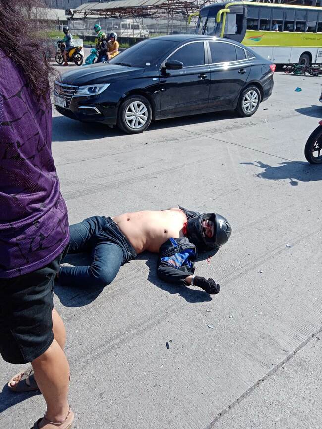 LOOK: Big bike rider angol human madasmag sa trailer truck