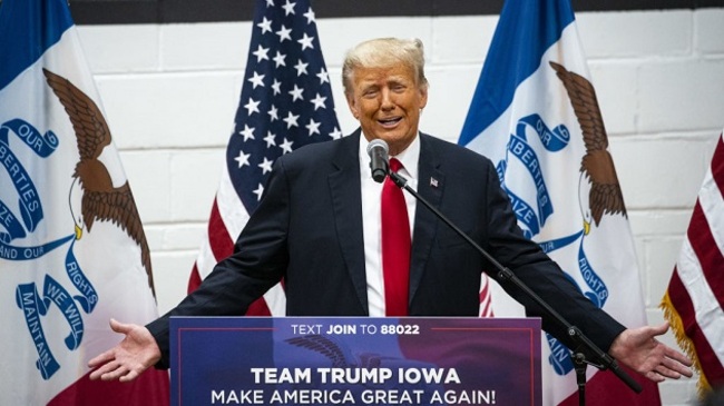 Judge who once did legal work for Trump can continue in criminal case