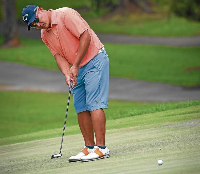 Que, Alido share one-shot lead at Valley