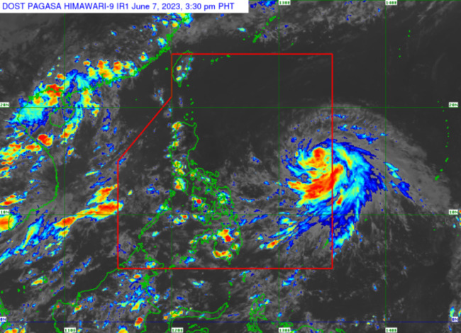 Tropical Storm Chedeng slightly intensifies while slowly heading west
