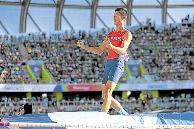 6 meters breached, Obiena eyes Olympic spot