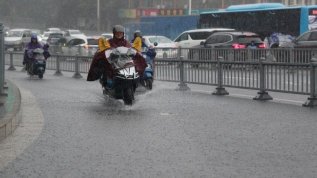 China renews blue alert for rainstorms in parts of the country