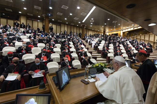 Synod document sets stage for wide-ranging debate on women, Catholic ministries and structures
