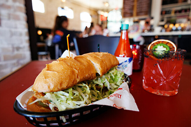 Restaurant Review: Uptown Sports Club