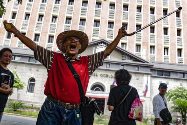 Protesters at Comelec allege fraud was committed during 2022 elections