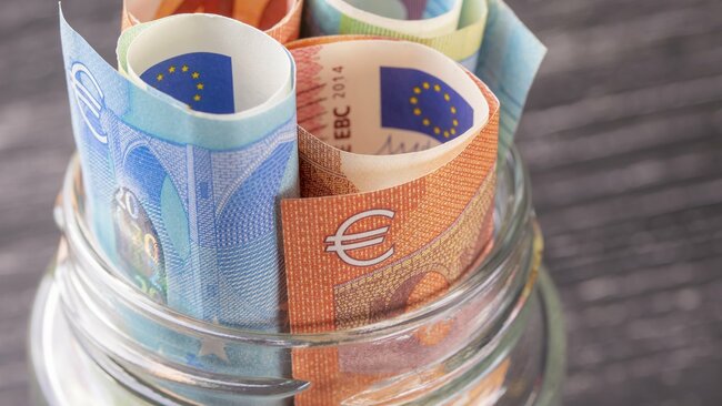 Household deposits fall for first time since late 2019