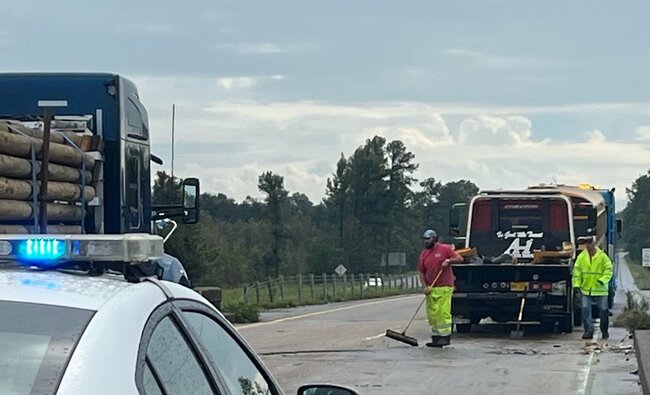 School bus hits 18-wheeler on SB I-59