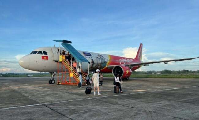 Vietjet plane with 214 people aboard lands safely in Laoag after technical problem