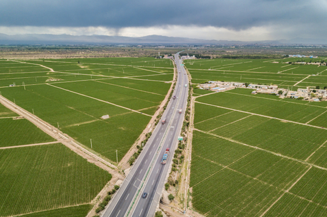 China's East-West Economic Gap Refuses to Narrow