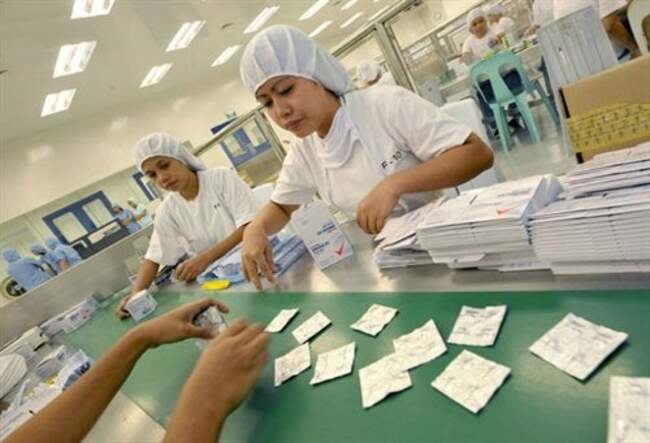 Marcos assures labor sector, ILO of progress in wage hike petitions