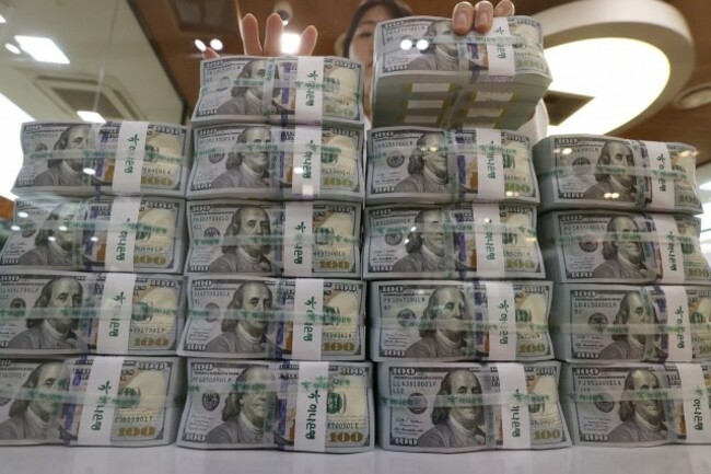 [Photo News] Foreign reserves up in June
