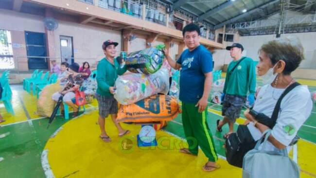 Quezon province gov't turns trash into rice