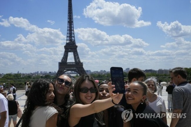 France Police Shooting Tourism