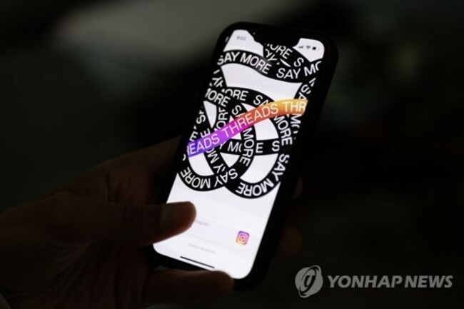 USA SOCIAL MEDIA THREADS META