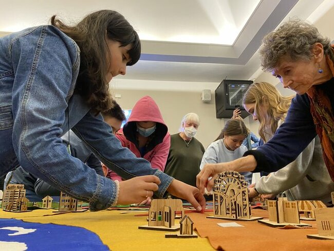 Households unite in virtual boardgame to combat climate change