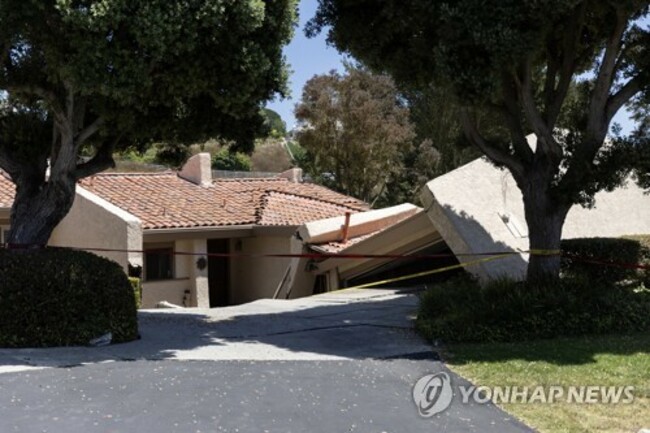USA LOS ANGELES LANDSLIDE