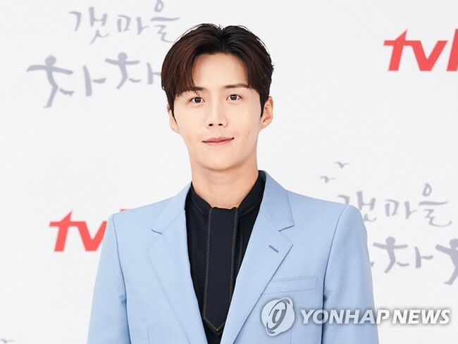 Agency of Kim Seon-ho apologizes over actor's rumors