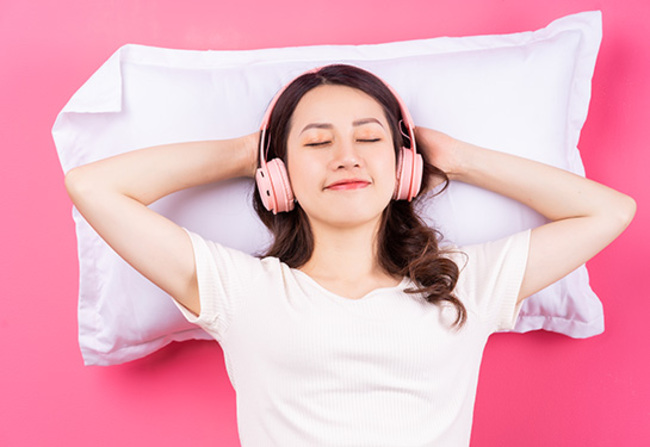 Is listening to music better than sleeping pill?