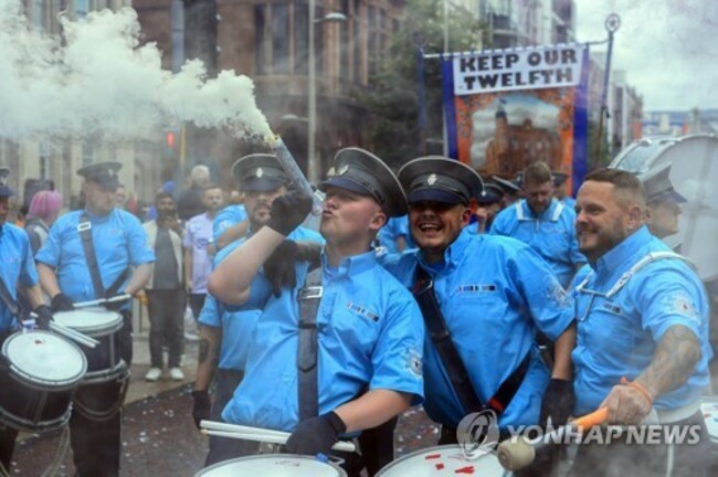 BRITAIN NORTHERN IRELAND TRADITION