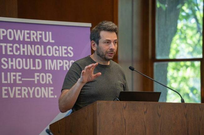 Researchers Investigate Shifting AI Landscape at Absolutely Interdisciplinary Conference