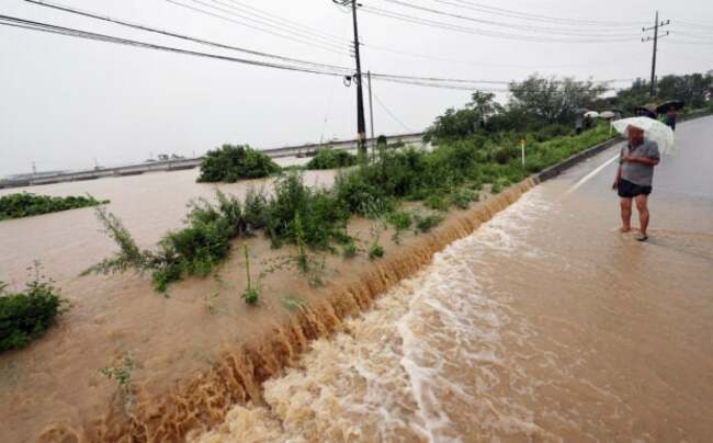 South Korea landslides, floods kill 7 as more than 1,000 evacuated