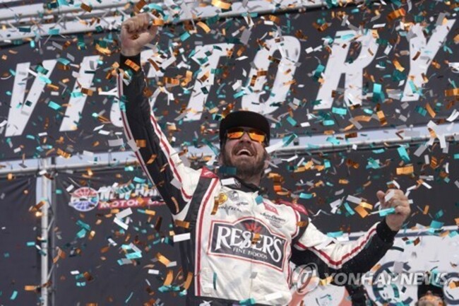 NASCAR New Hampshire Auto Racing